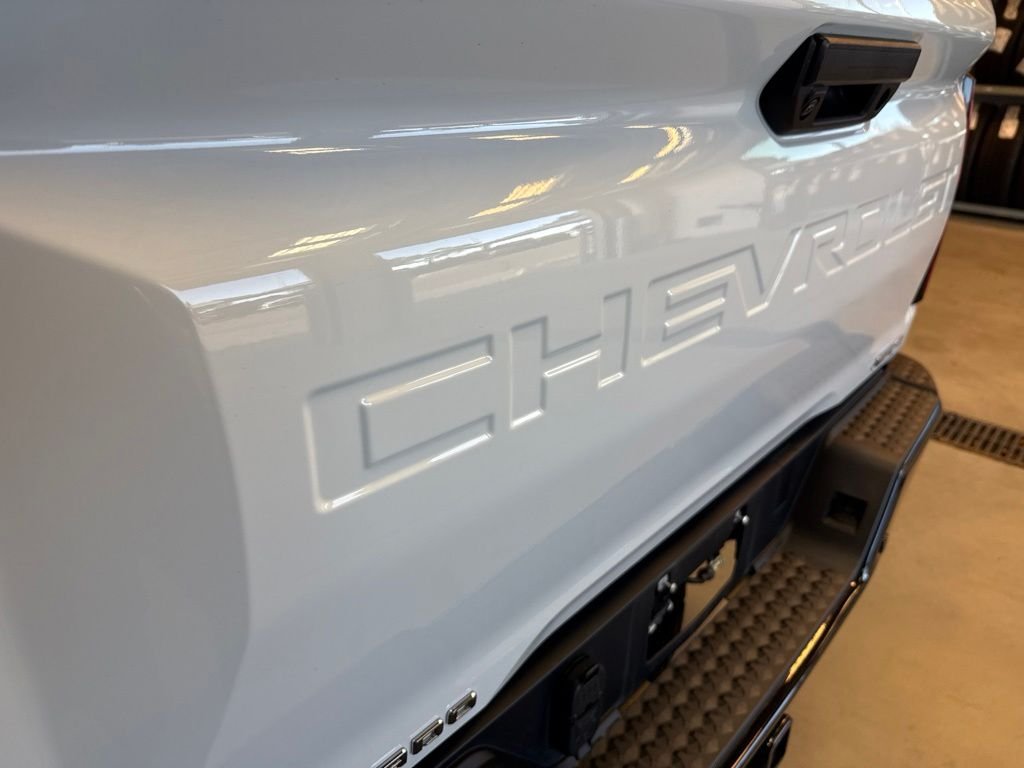 Used 2024 White Chevrolet ZR2 image 5