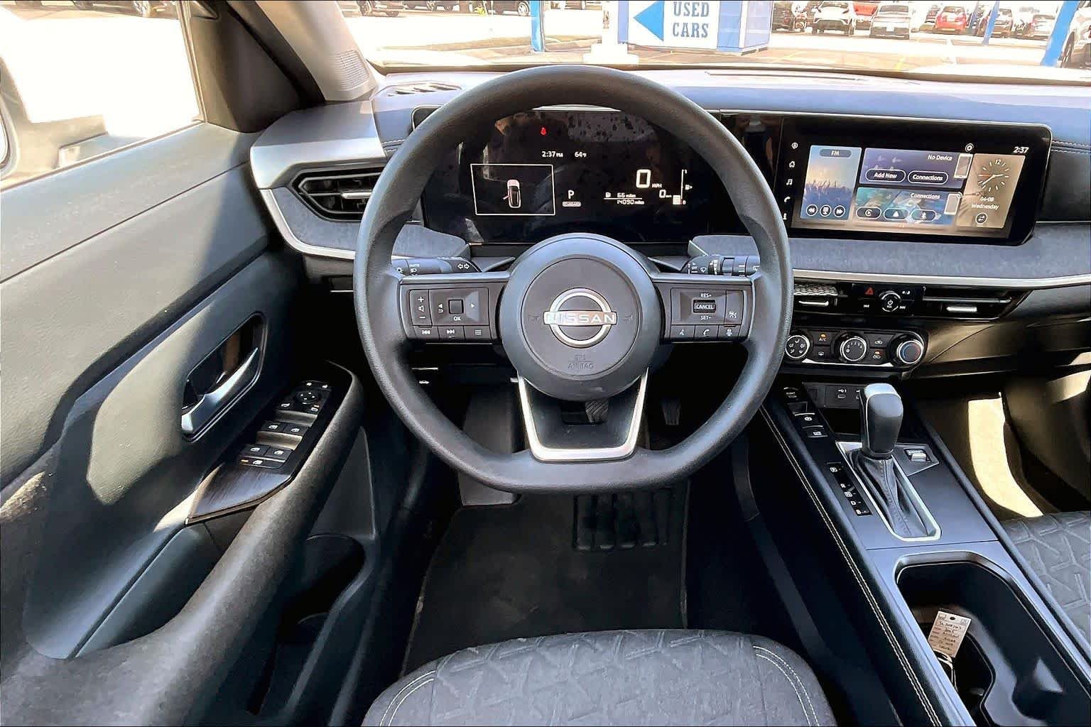 Used 2025 Aspen White Tricoat Nissan SV image 10