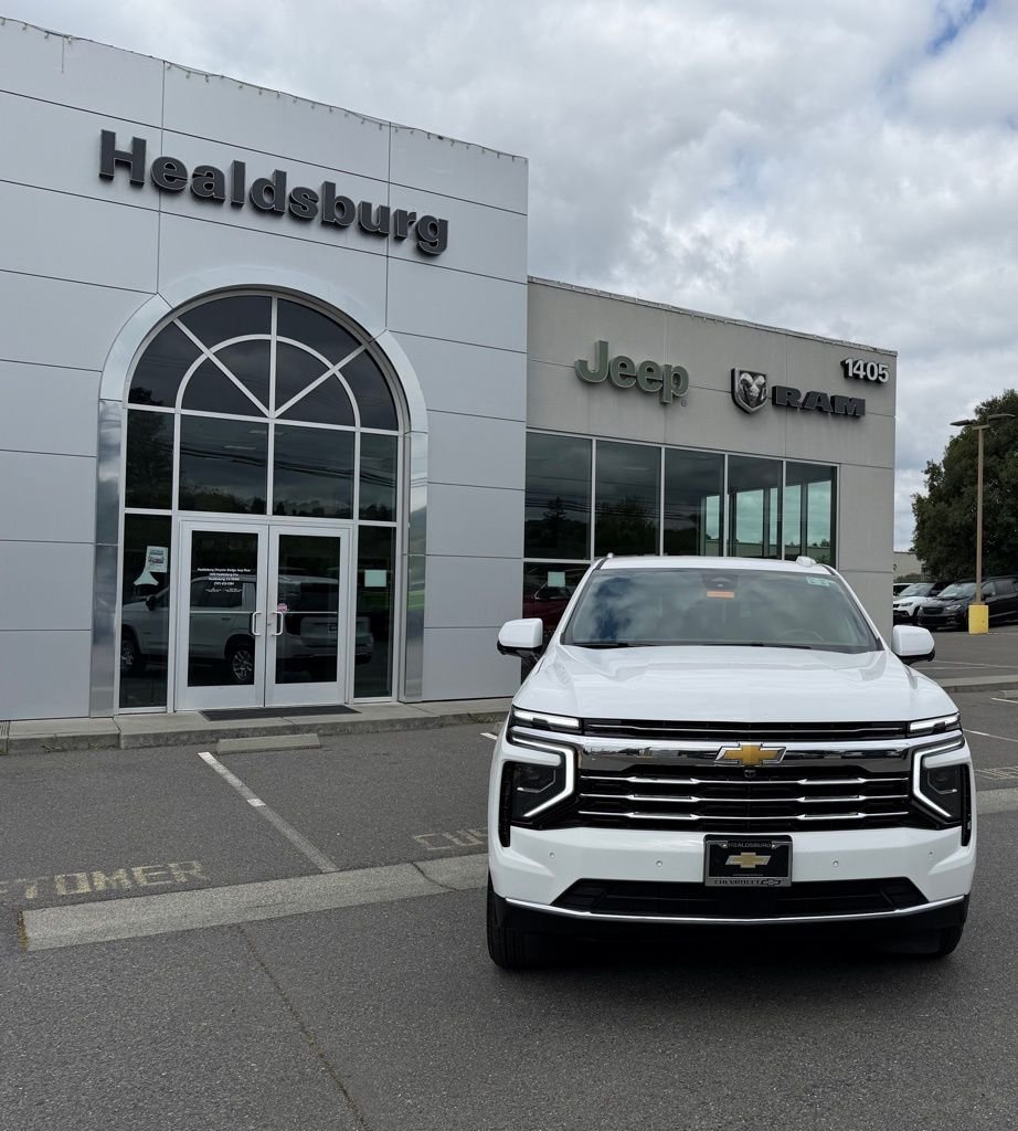 Used 2025 White Chevrolet LT image 9