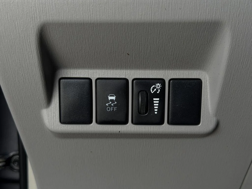 Used 2017 Gray Toyota Three image 23