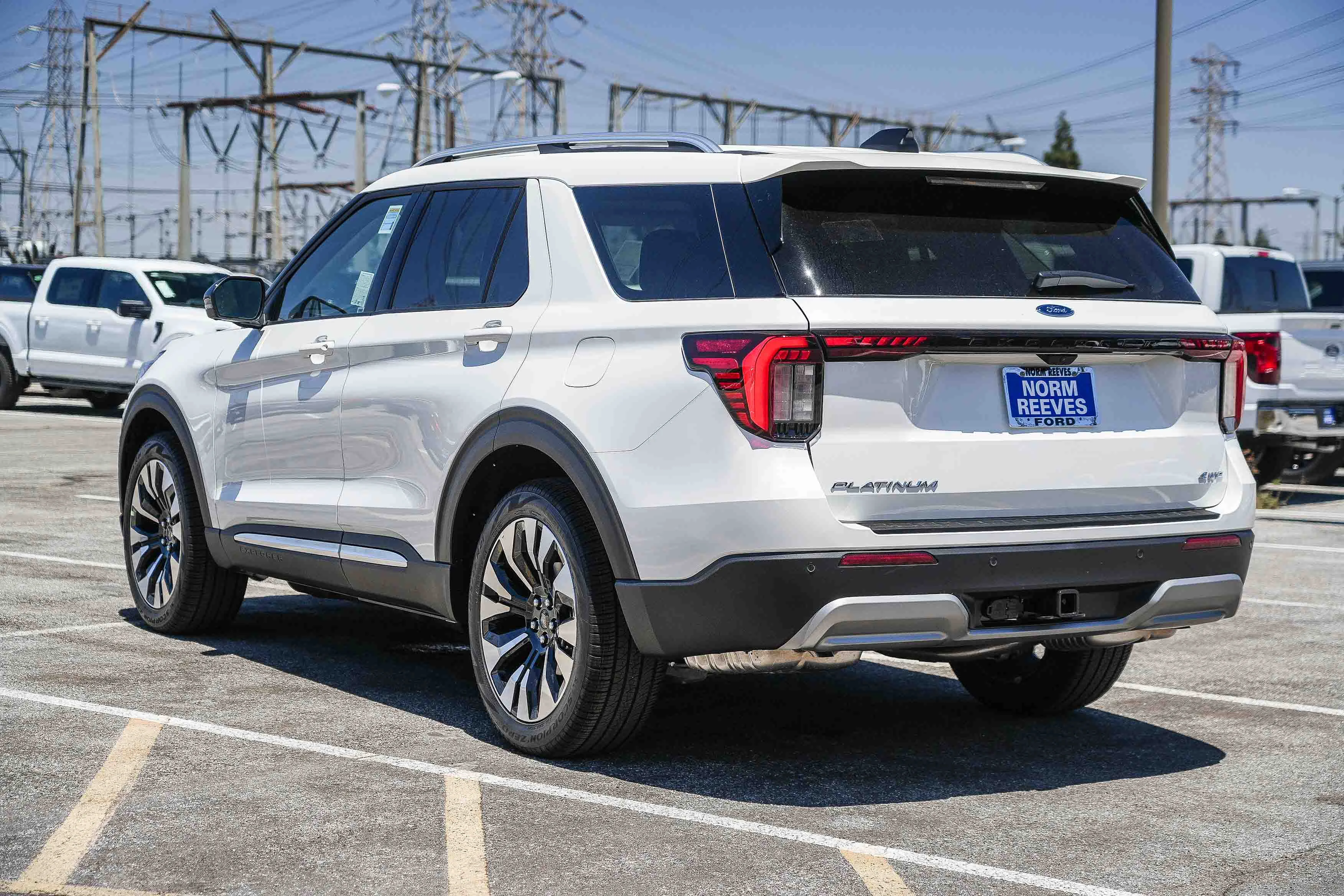 New 2026 Star White Metallic Tri-Coat Ford Platinum™ image 6