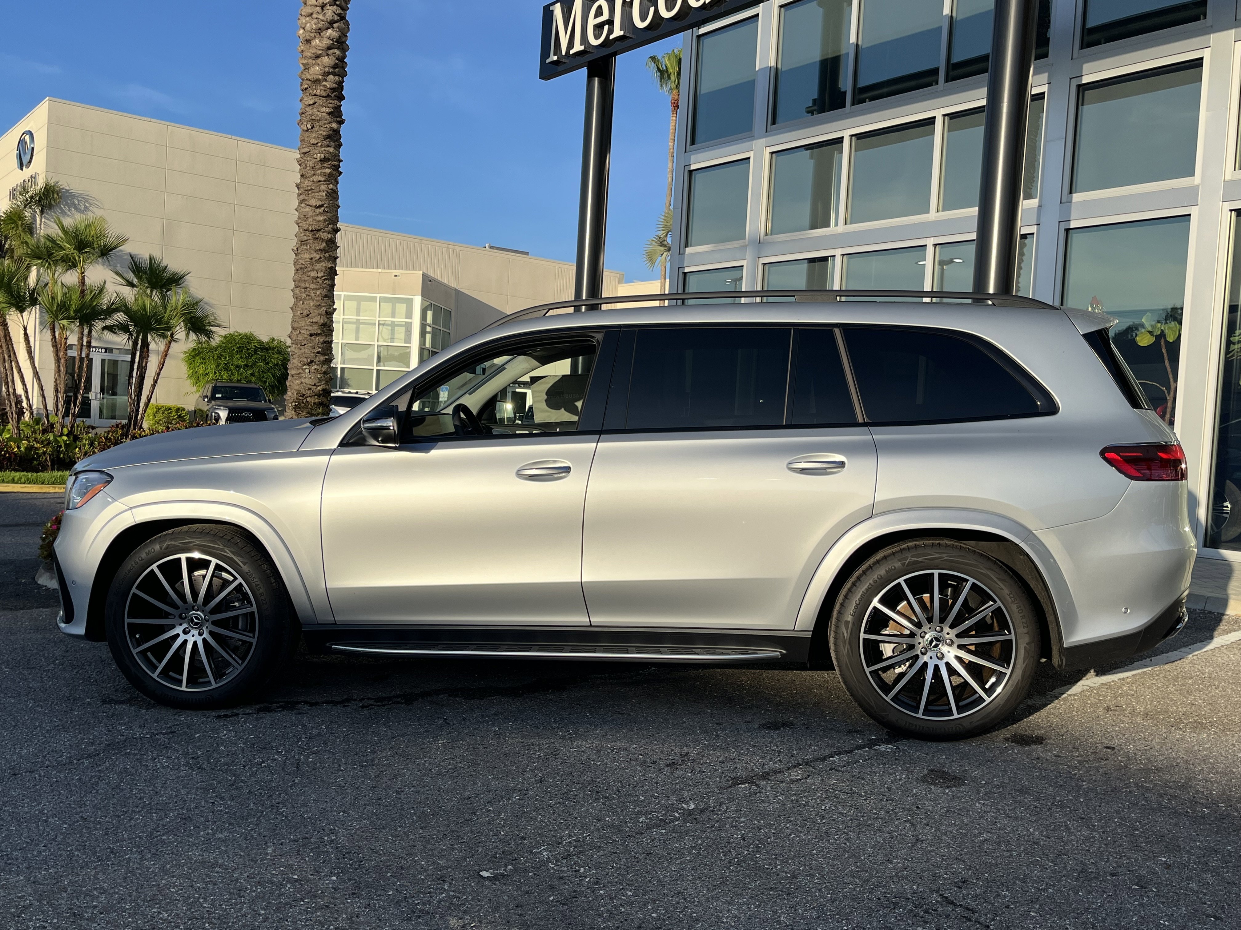 New 2026 CIRRUS SILVER Mercedes-Benz GLS 450 image 3