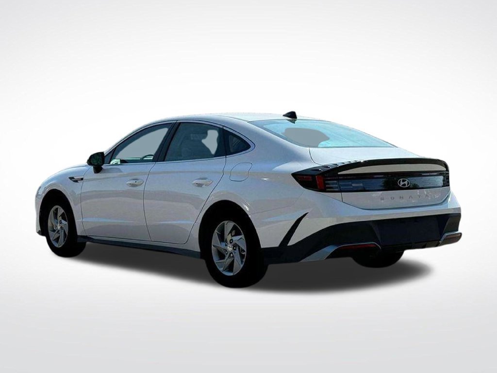New 2025 White Hyundai SE image 24