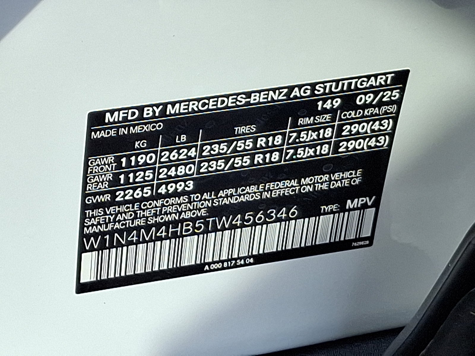 New 2026 Polar White Mercedes-Benz GLB 250 image 29