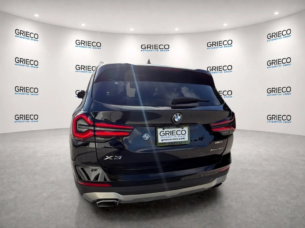 Used 2022 Jet Black BMW xDrive30i image 6