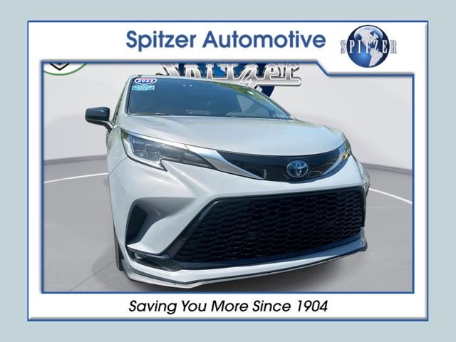 2023 Toyota Sienna XSE 7-Passenger Hybrid FWD's photo