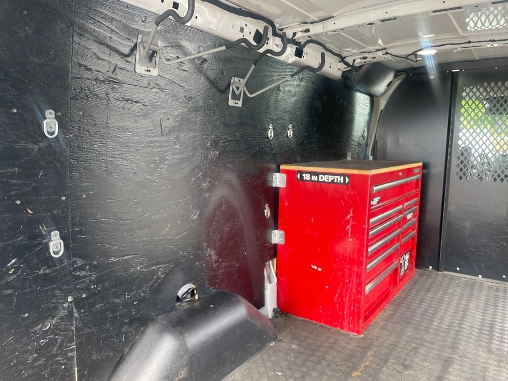 Used 2019 Oxford White Ford Base image 11