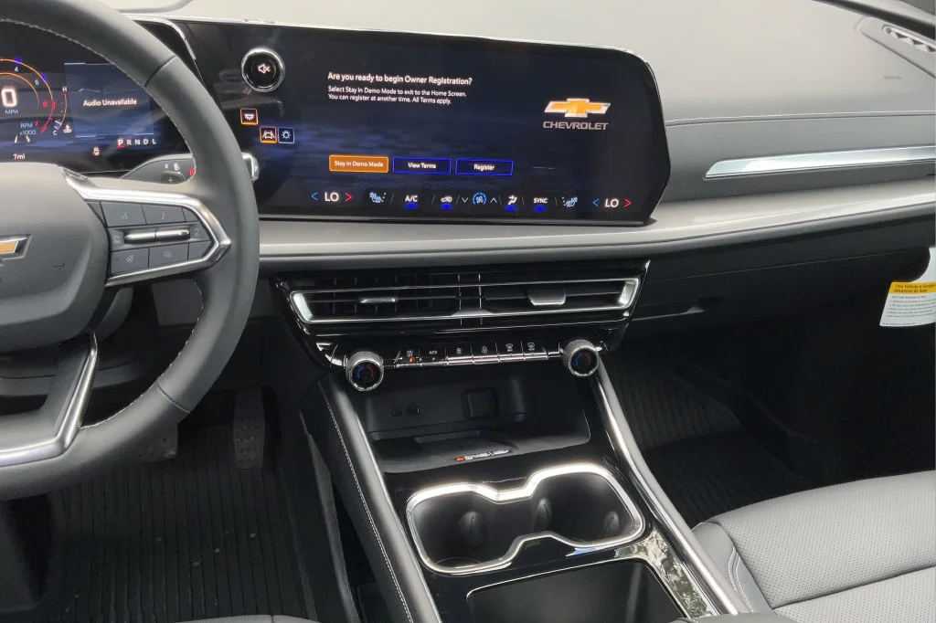2027 Chevrolet Traverse LT - Photo 14