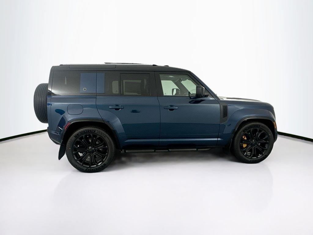 New 2026 Sargasso Blue Land Rover OCTA image 4