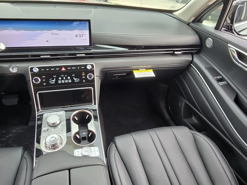 New 2026 White Genesis 2.5T image 9