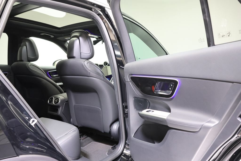 Used 2026 Black Mercedes-Benz GLC 300 image 47