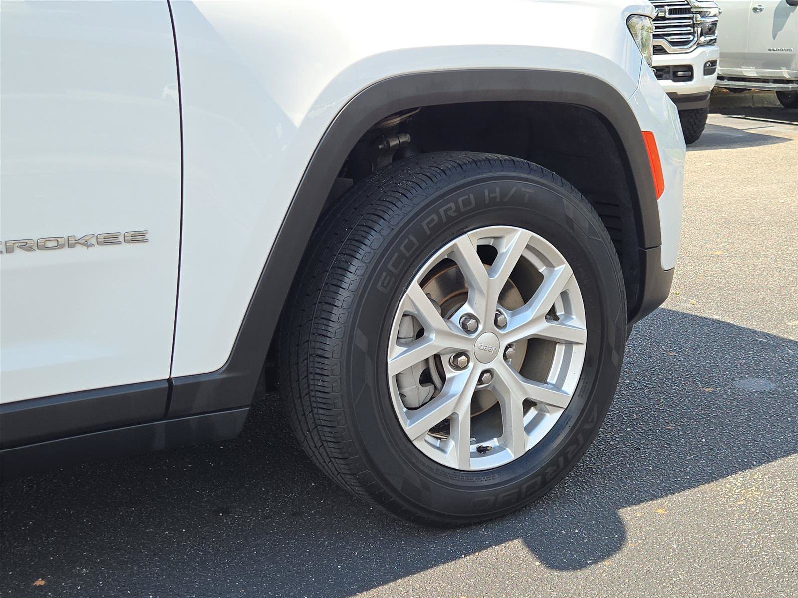 Used 2023 Bright White Clearcoat Jeep Limited image 11