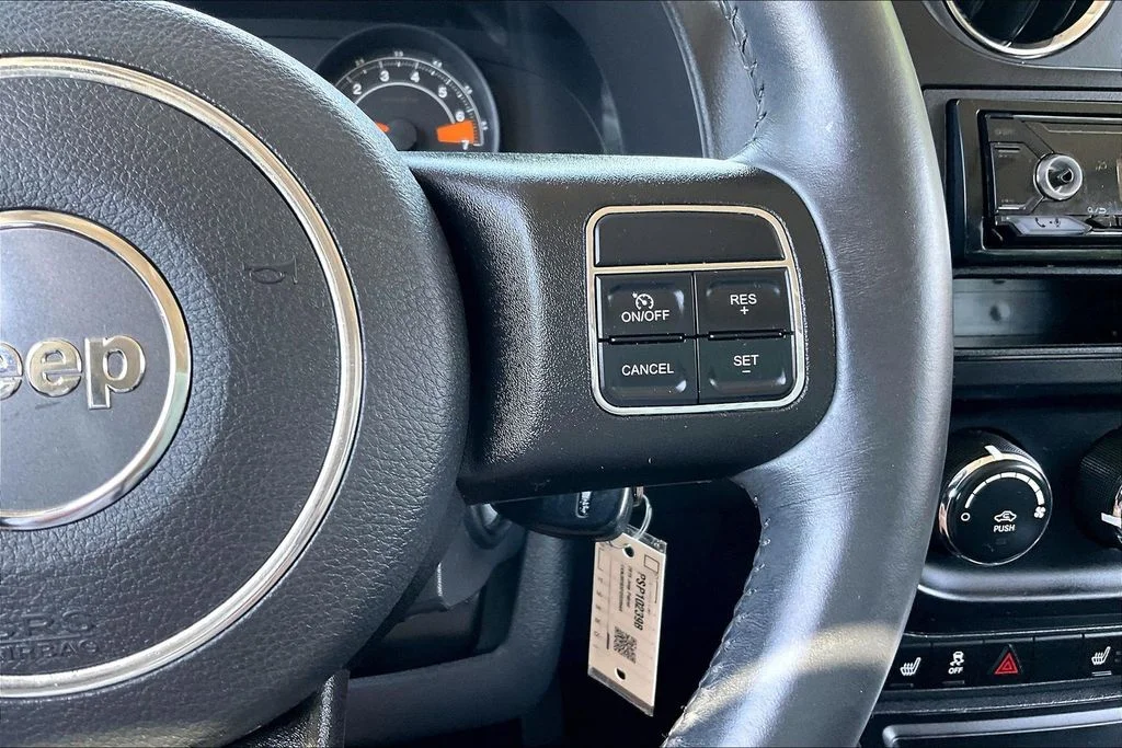 Used 2015 Gray Jeep Latitude image 15