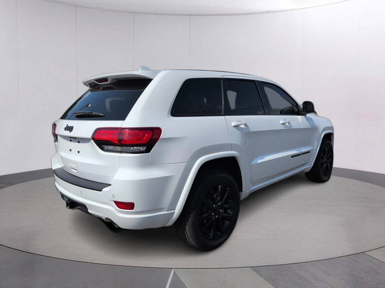 Used 2022 Bright White Clearcoat Jeep Laredo X image 7