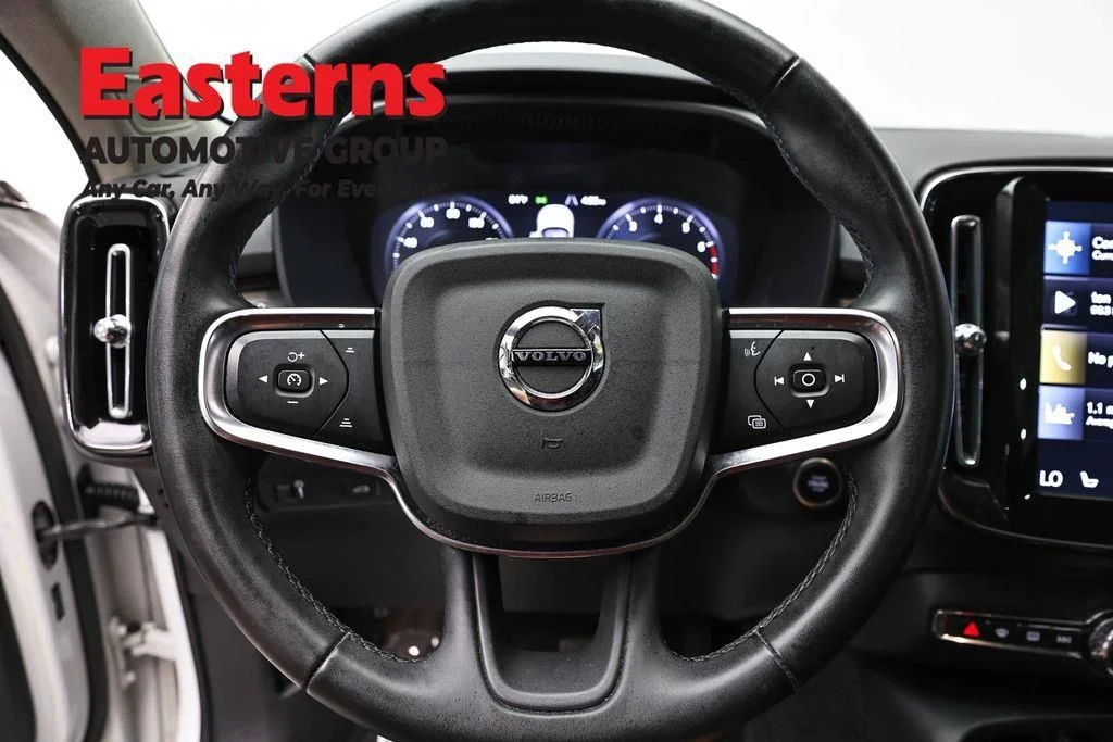 Used 2022 White Volvo Momentum image 11