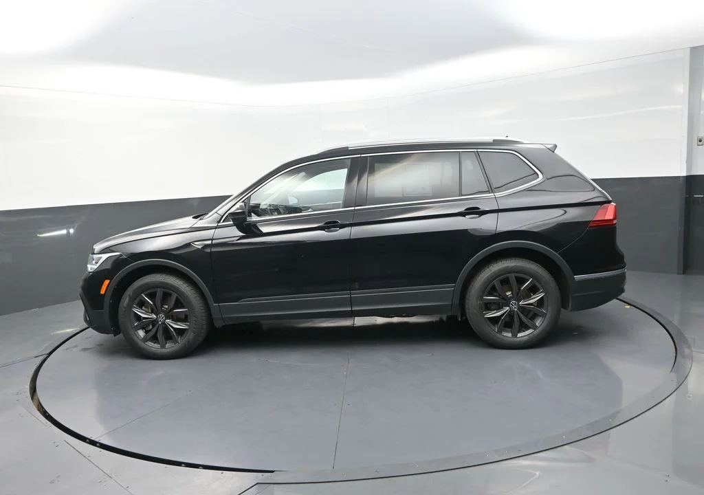 Used 2023 Black Volkswagen 2.0T SE image 6