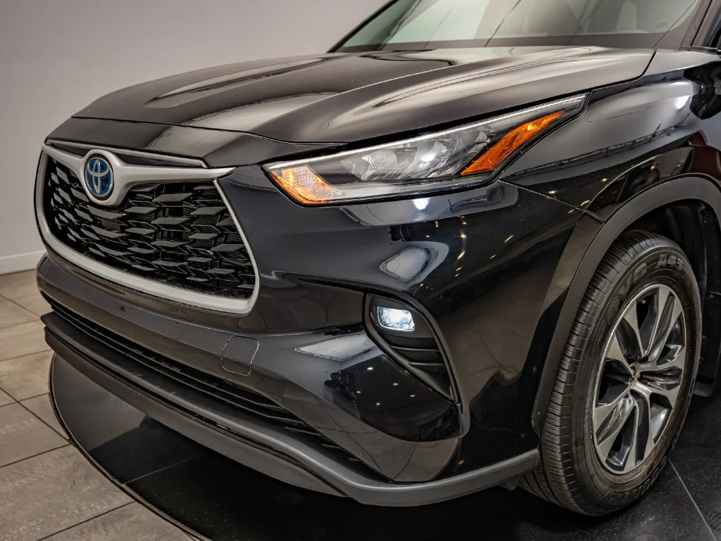 Used 2024 Black Toyota XLE image 3