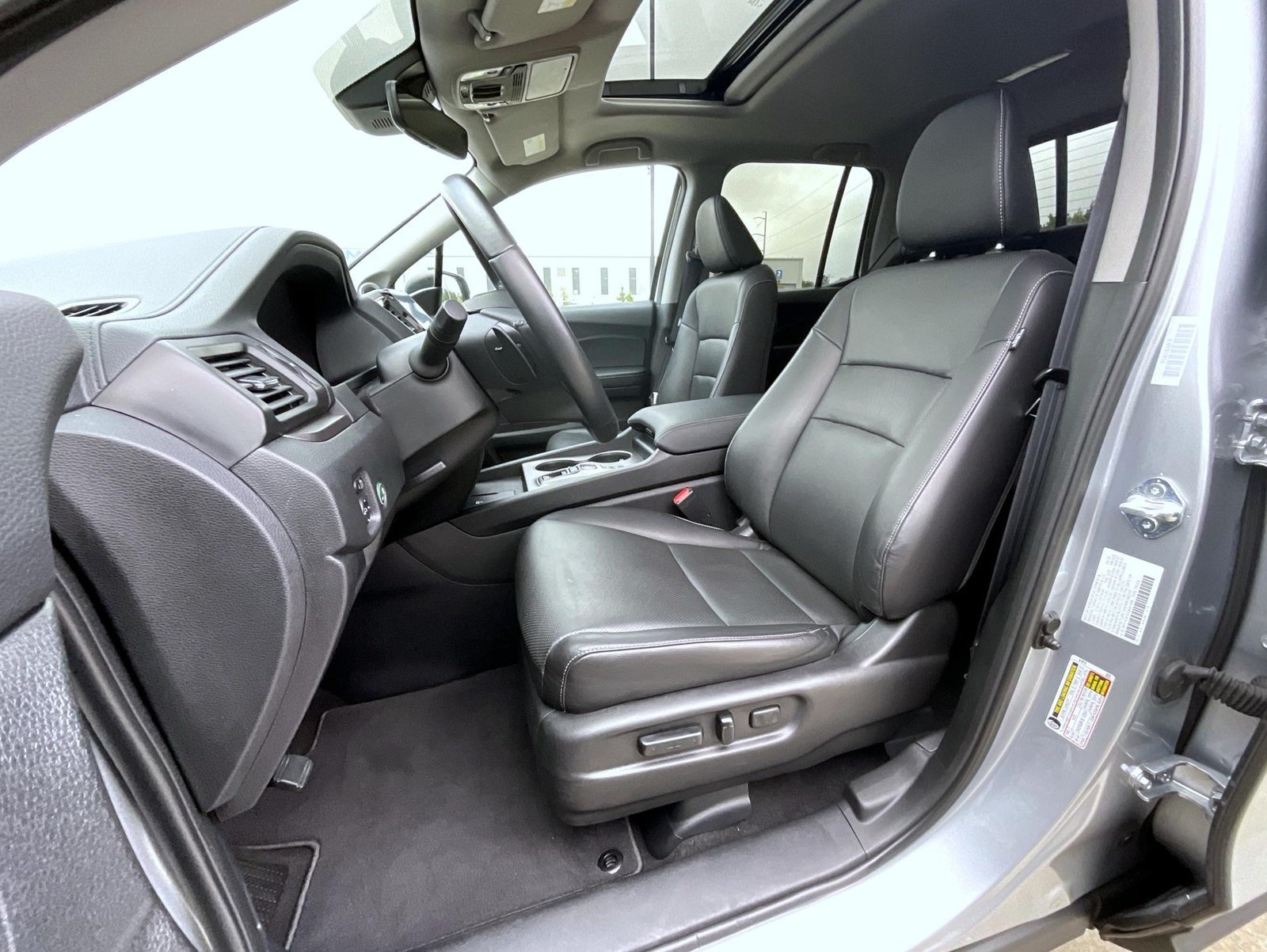 Used 2025 Silver Honda RTL image 11