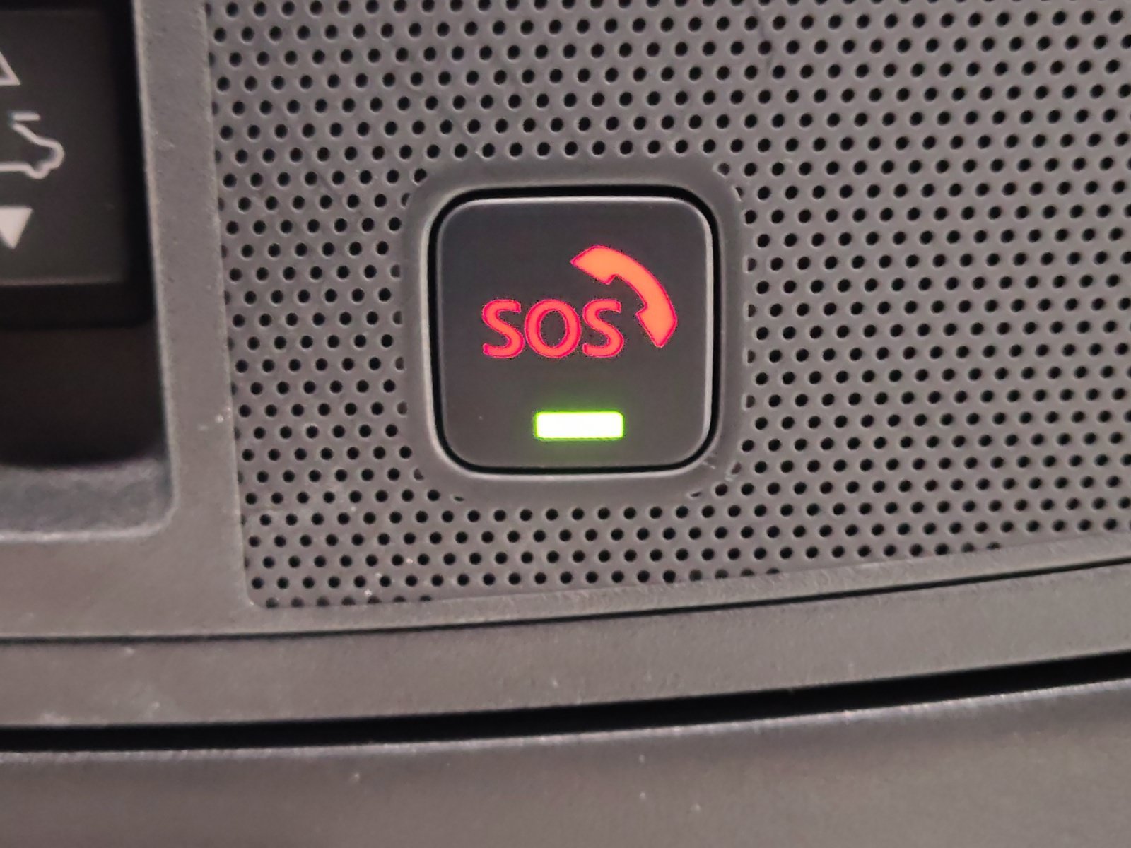 Used 2024 Coulis Red Pearl Nissan Platinum image 40