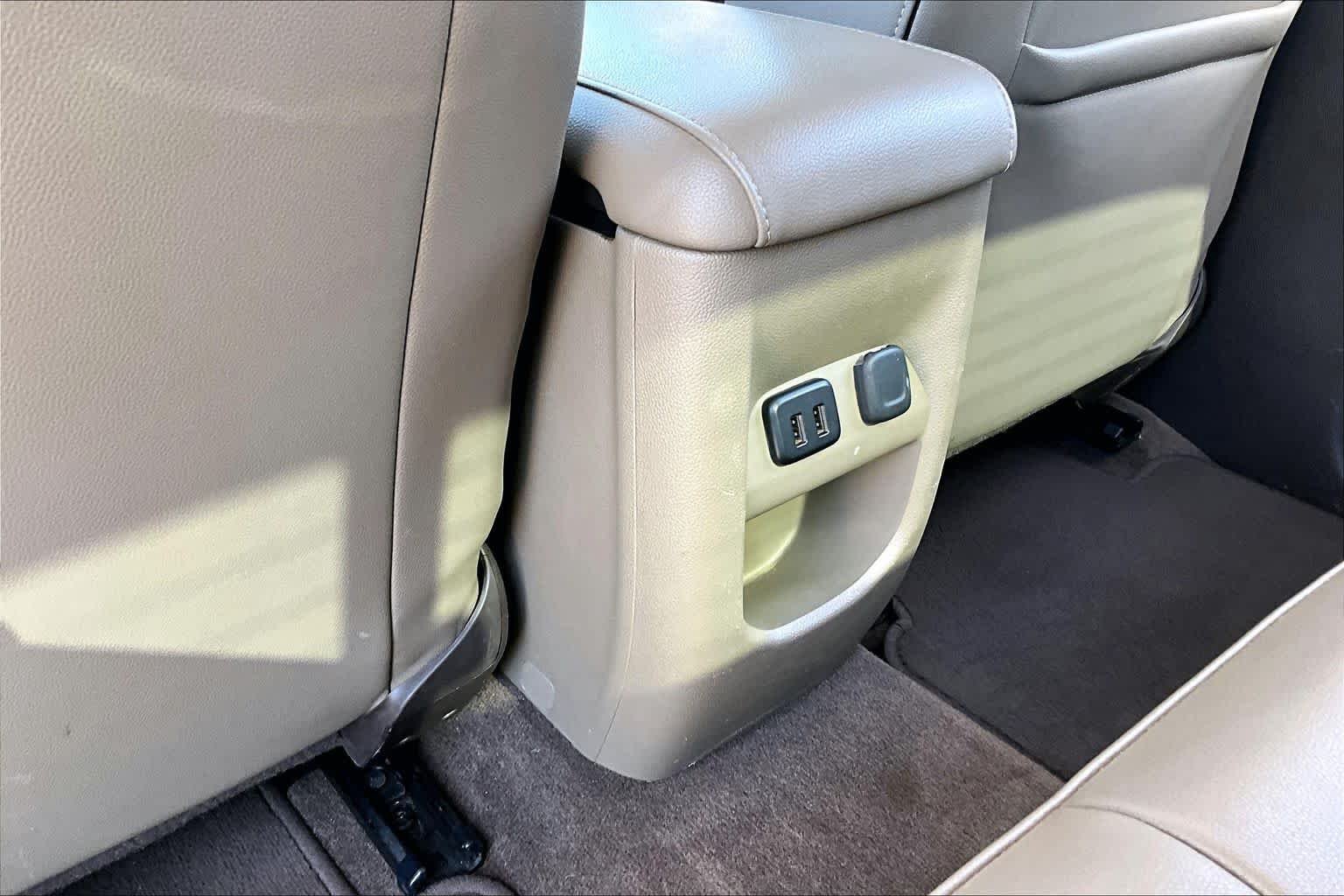 Used 2017 Summit White GMC 4WD SLT image 30