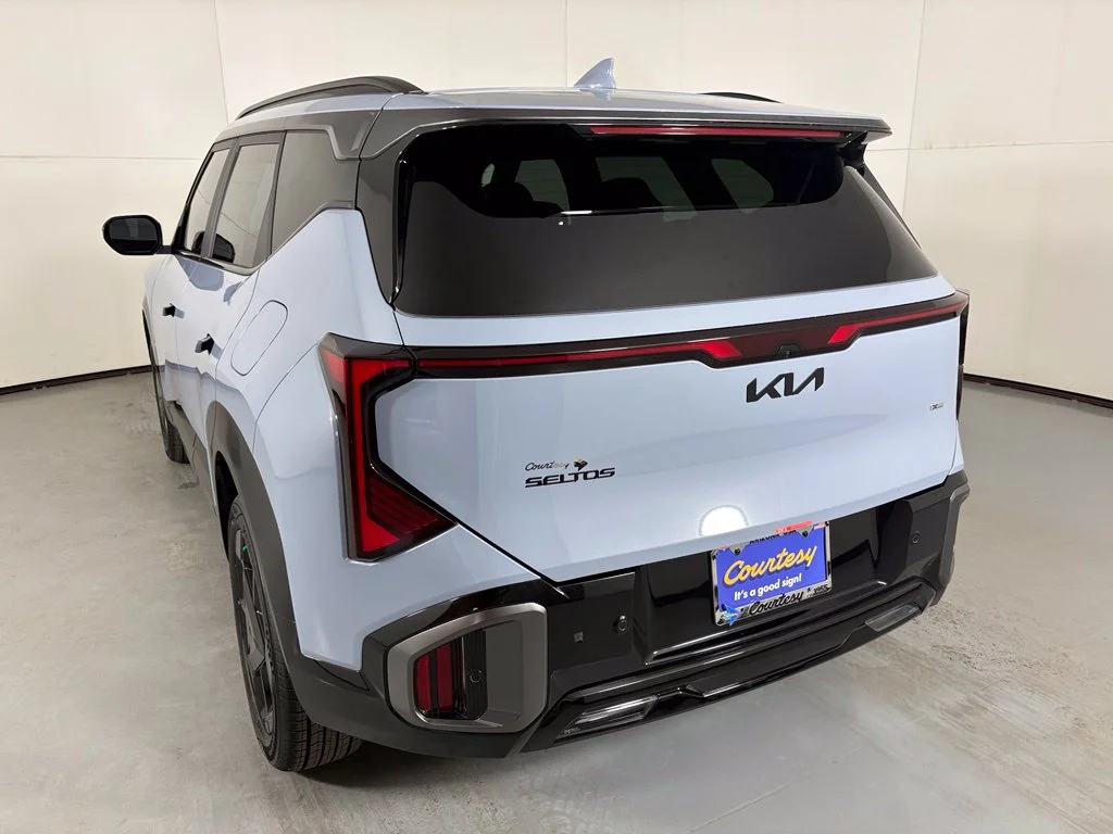 New 2027 Pale Gray Kia X-Line S image 6