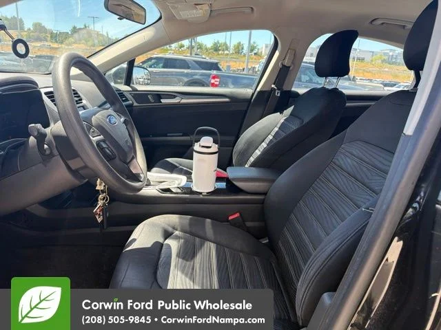 Used 2016 Black Ford SE image 9