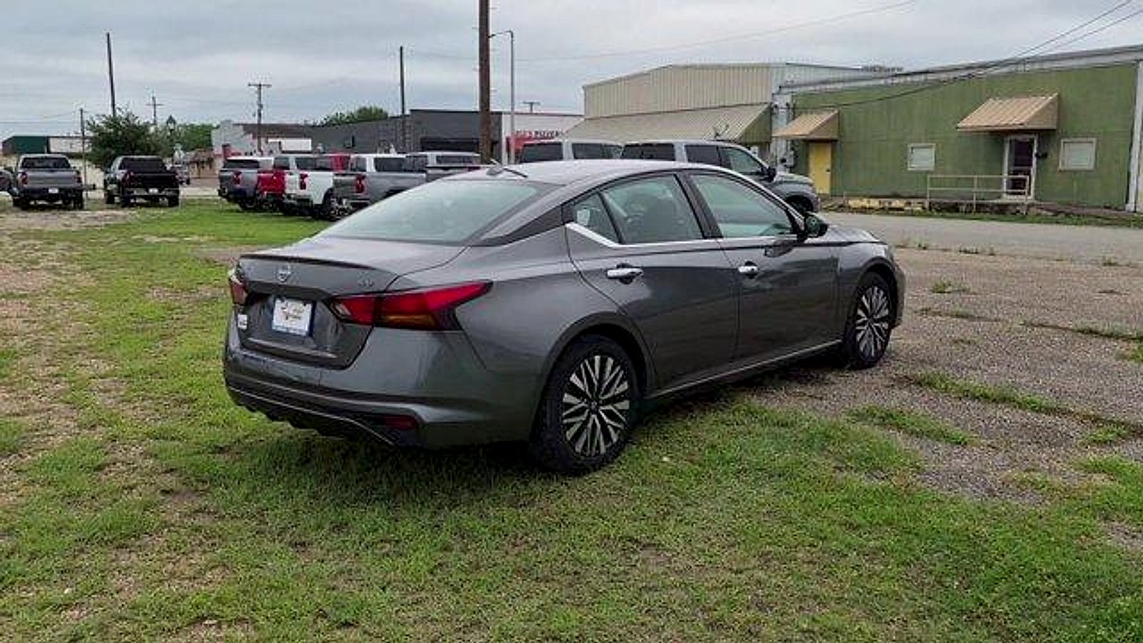 2024 Nissan Altima SV - Photo 8