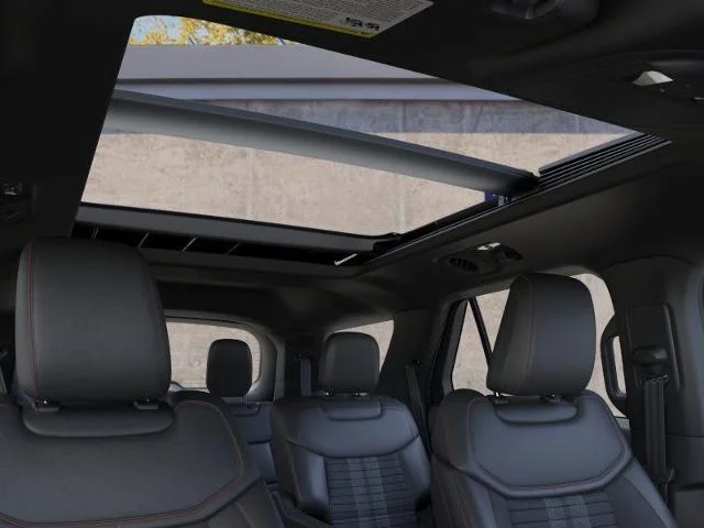 New 2026 Star White Metallic Tri-Coat Ford ST-Line image 46