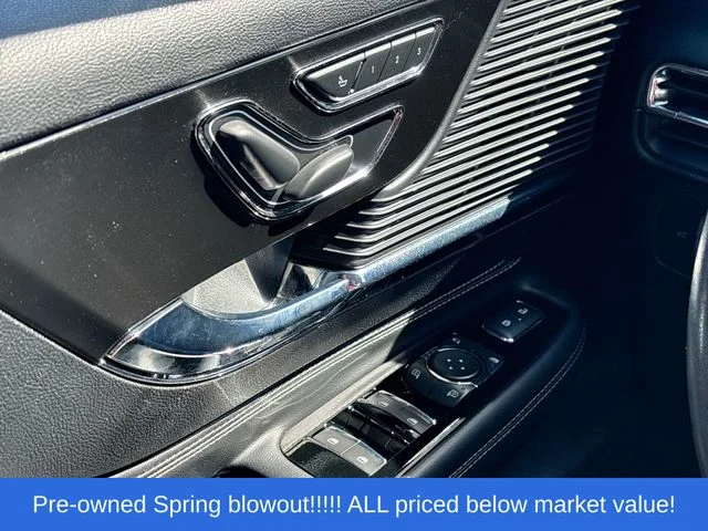 Used 2022 White Lincoln Standard image 35