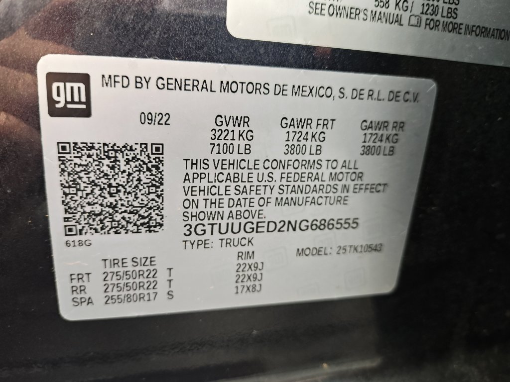 Used 2022 Silver GMC Denali image 26