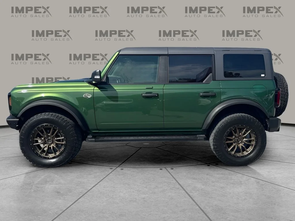 Used 2022 Green Ford Wildtrak image 2