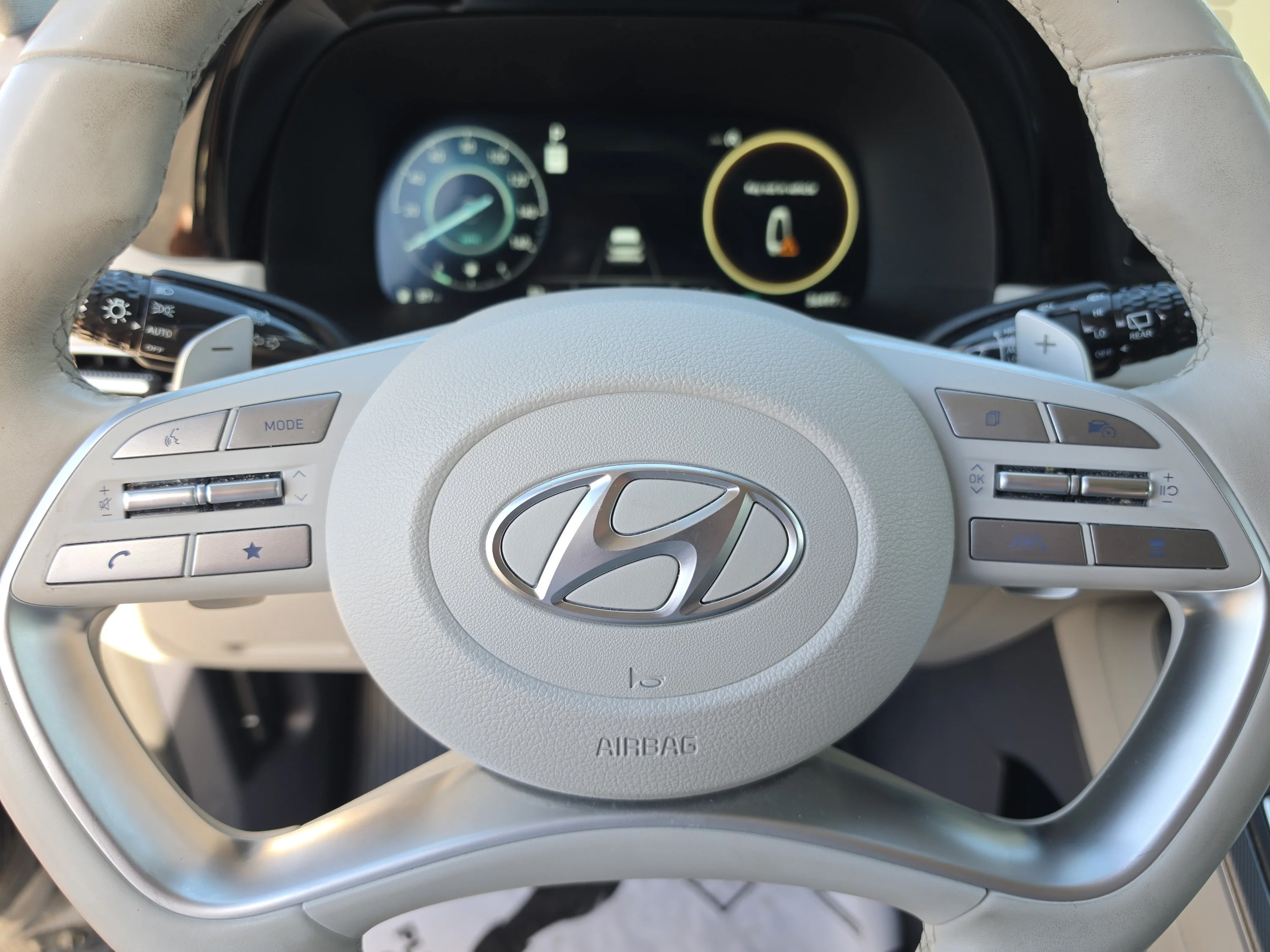 Used 2024 Moonlight Cloud Hyundai Limited image 36
