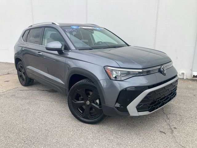 Certified 2025 Volkswagen Taos SEL with VIN 3VV4C7B27SM016990 for sale in Kansas City