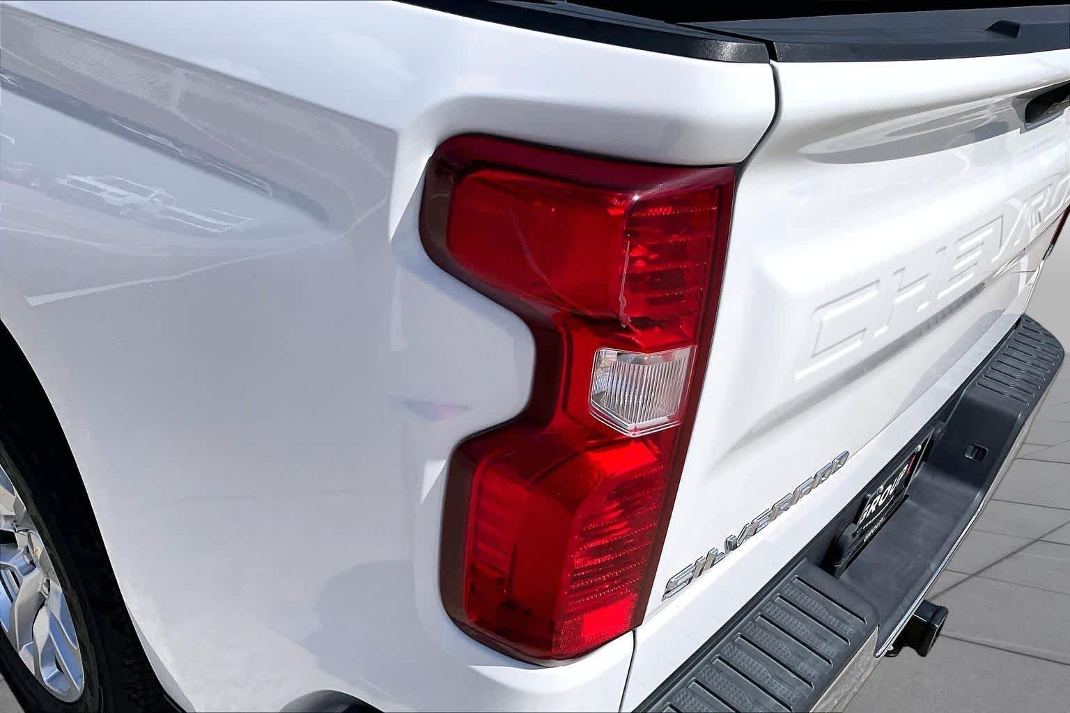 Used 2019 Summit White Chevrolet LT image 27