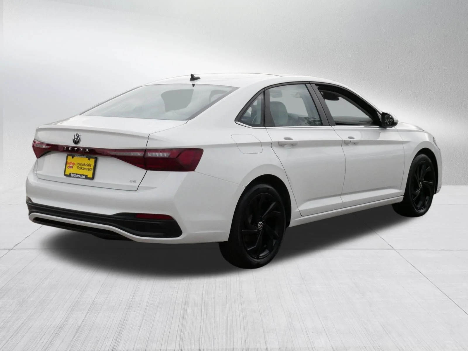 Used 2025 Opal White Pearl Volkswagen SE image 7