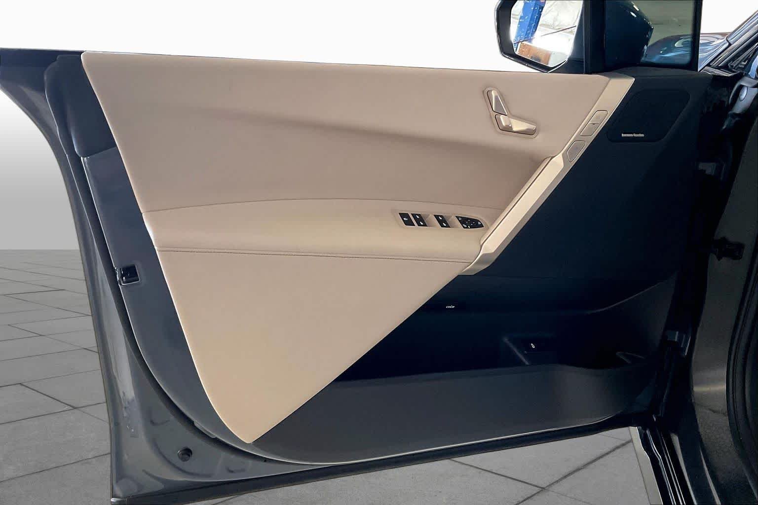 Used 2024 Storm Bay Metallic BMW xDrive50 image 19