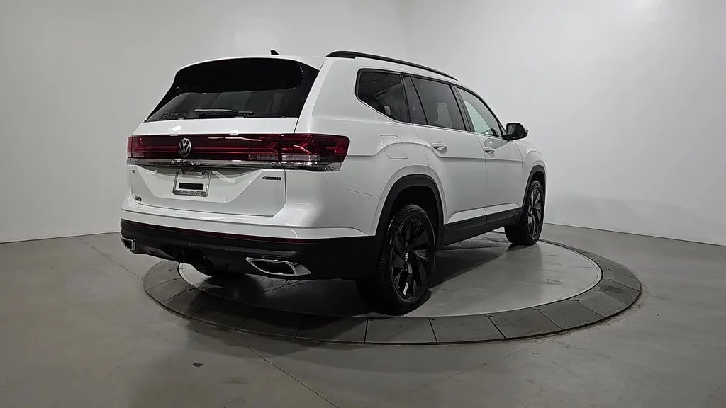New 2026 White/off-white Volkswagen 2.0T SE w/Technology image 5