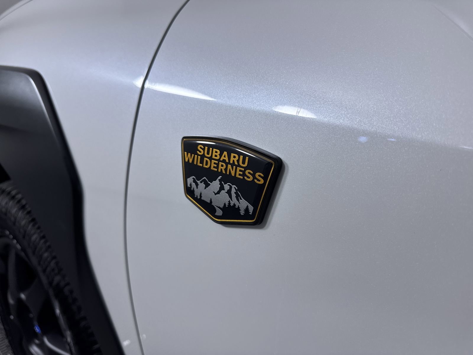 Certified Used 2025 Crystal White Pearl Subaru Wilderness image 27