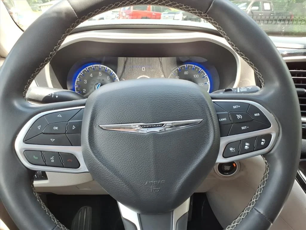 Used 2023 Gray Chrysler Touring L image 19