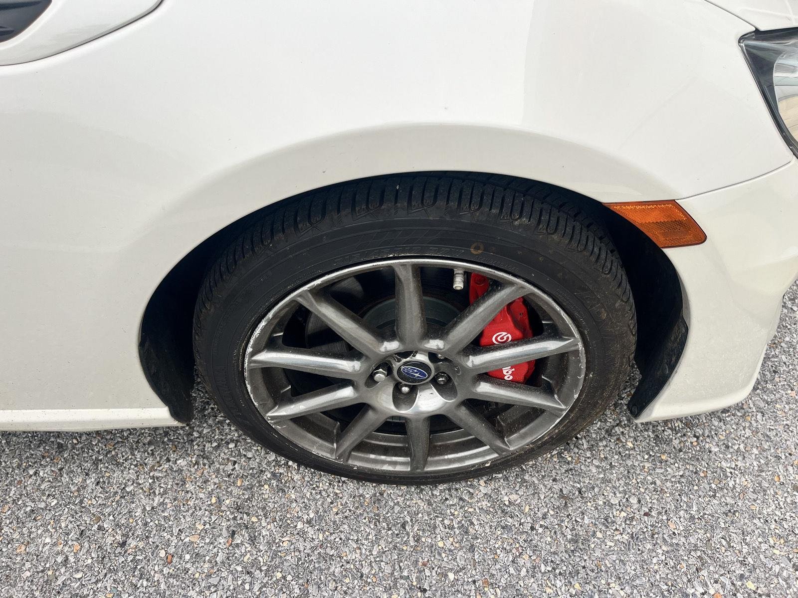 Used 2017 Crystal White Pearl Subaru Limited image 9