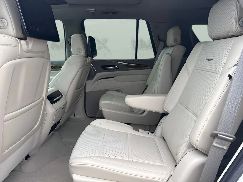 Used 2023 Crystal White Tricoat Cadillac Sport Platinum image 13