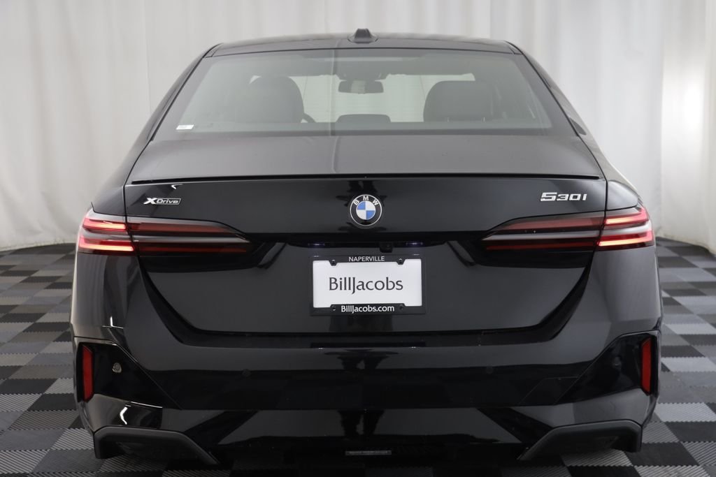 New 2027 Black Sapphire Metallic BMW 530i xDrive image 17