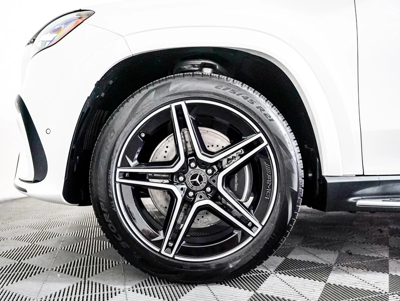 New 2026 Polar White Mercedes-Benz 4MATIC® image 6
