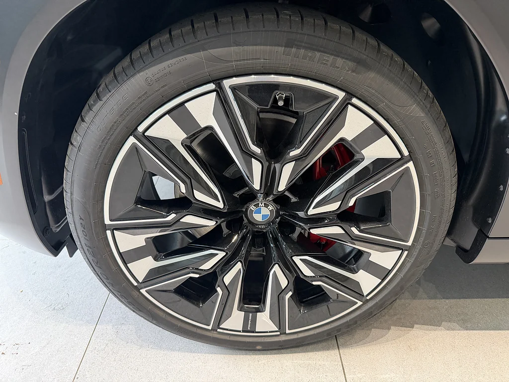 New 2026 Frozen Deep Grey Metallic BMW M50 xDrive image 8