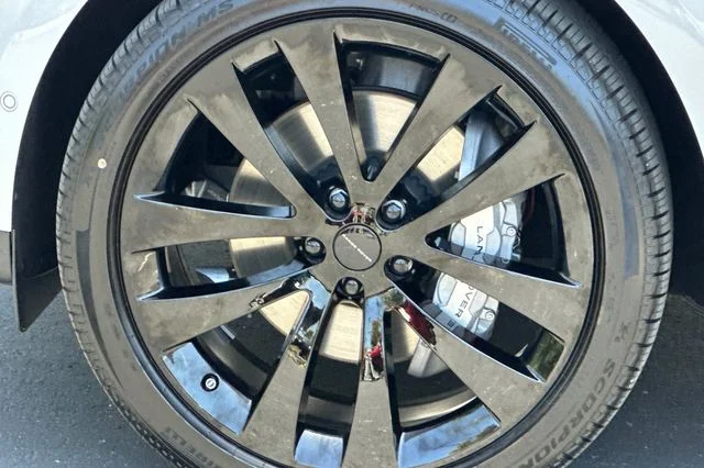 New 2026 Borasco Grey Land Rover SE image 24