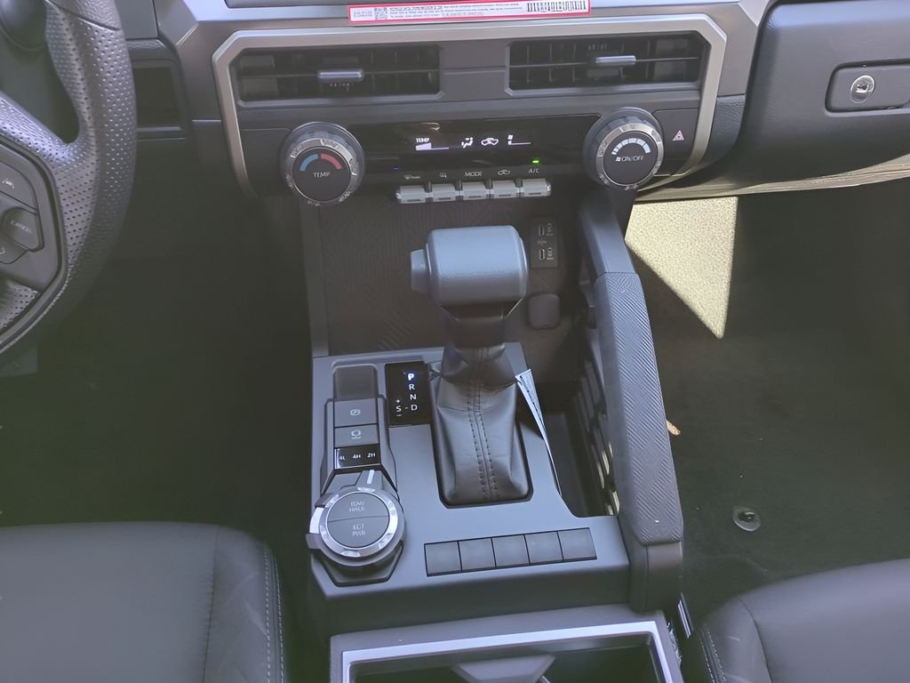 2025 Toyota Tacoma SR5 - Photo 18