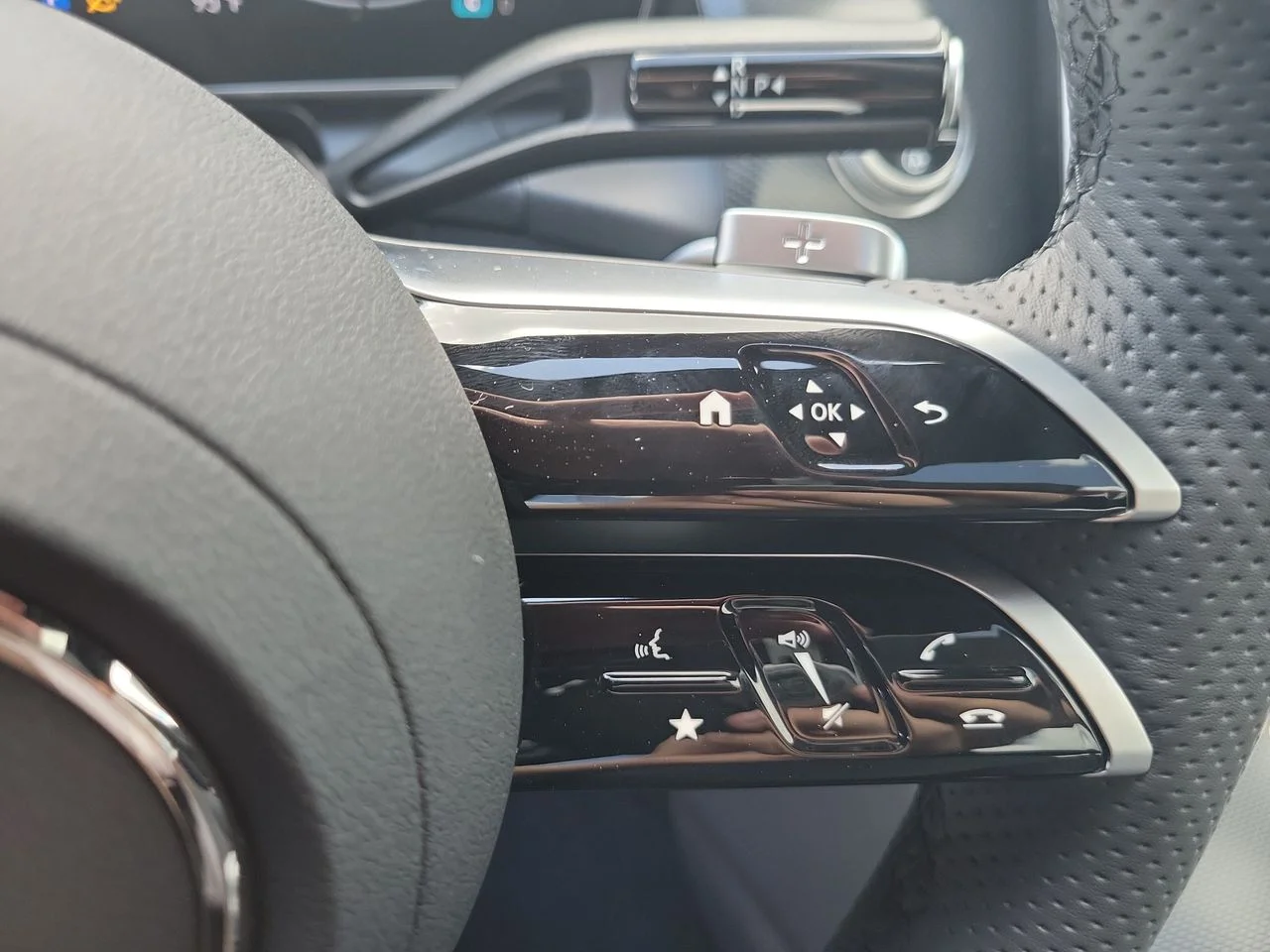 New 2026 Polar White Mercedes-Benz GLC 300 image 27