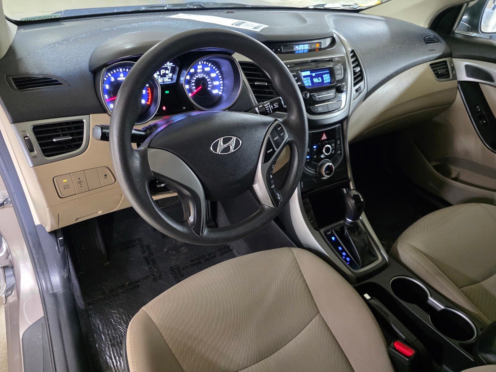 Used 2014 Desert Bronze Hyundai SE image 24