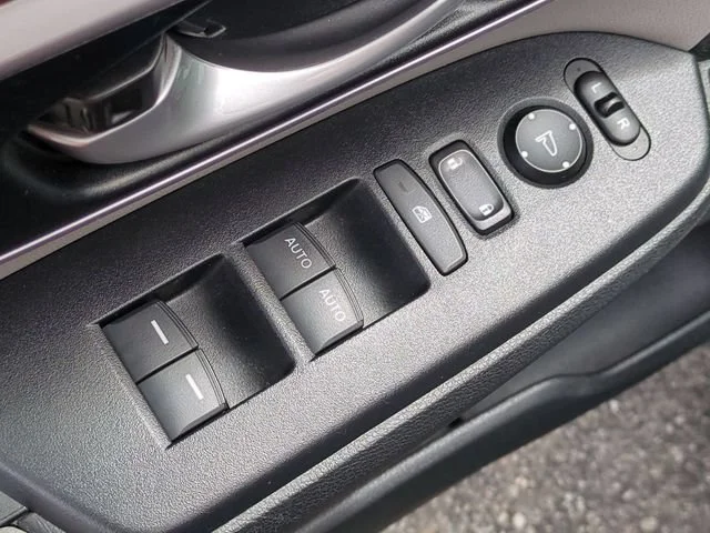 Used 2018 Silver Honda Touring image 26