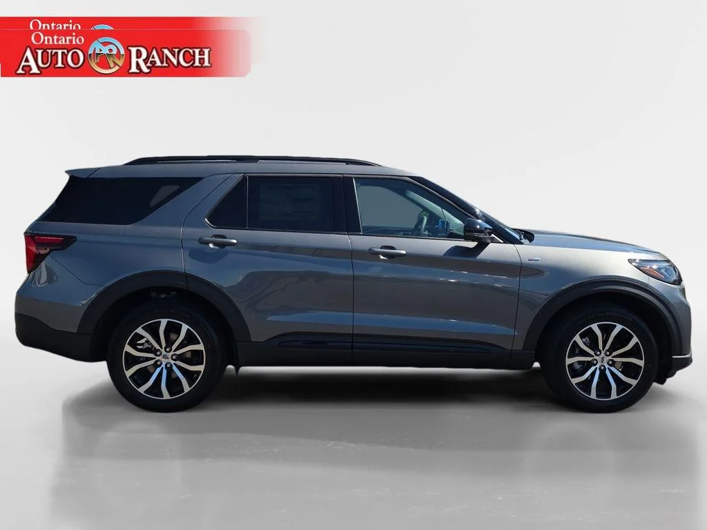 New 2026 Carbonized Gray Metallic Ford ST-Line image 6